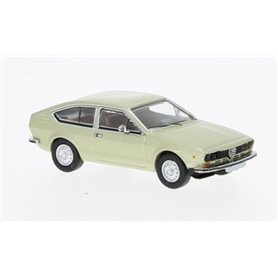 Brekina 870426 Alfa Romeo Alfetta GT, metallic-light green 1974, PCX