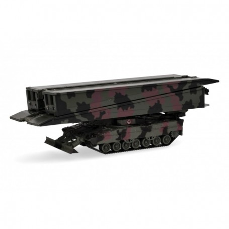 Herpa 746854 Bridgelaying tank Leguan 26m, with decoration