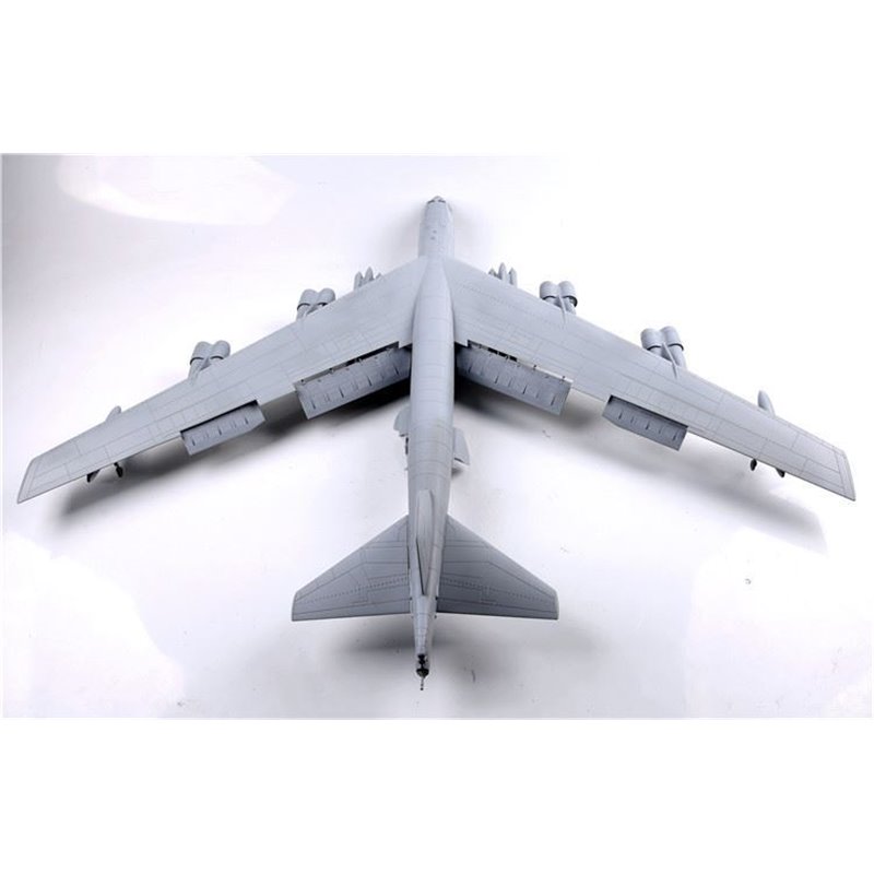 Modelcollect 72211 Flygplan B-52H U.S. Stratofortress Strategic Bomber