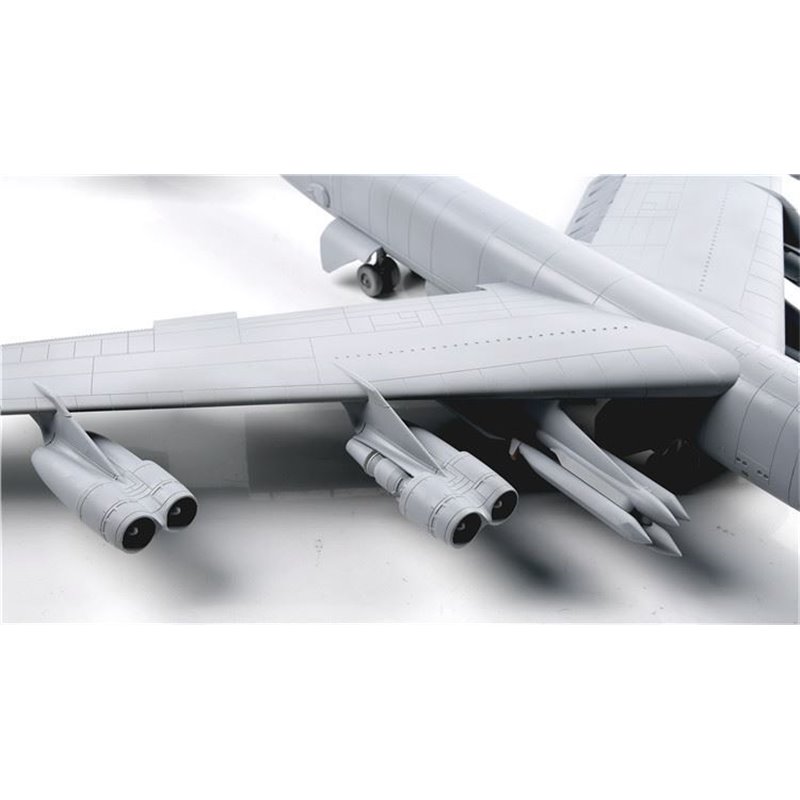 Modelcollect 72211 Flygplan B-52H U.S. Stratofortress Strategic Bomber